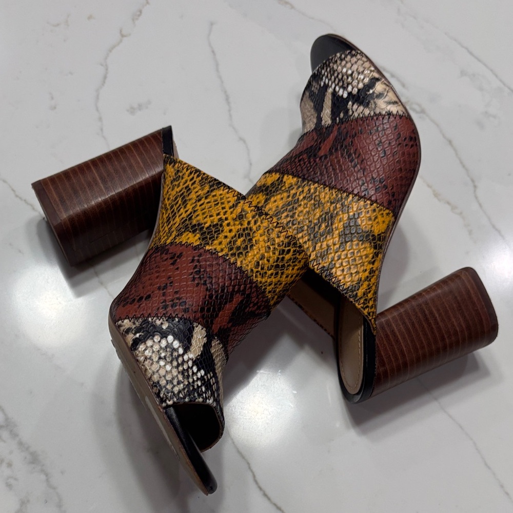 Gibson Latimer Women's Yellow and Brown Snake Print Mules - Picture 12 of 14